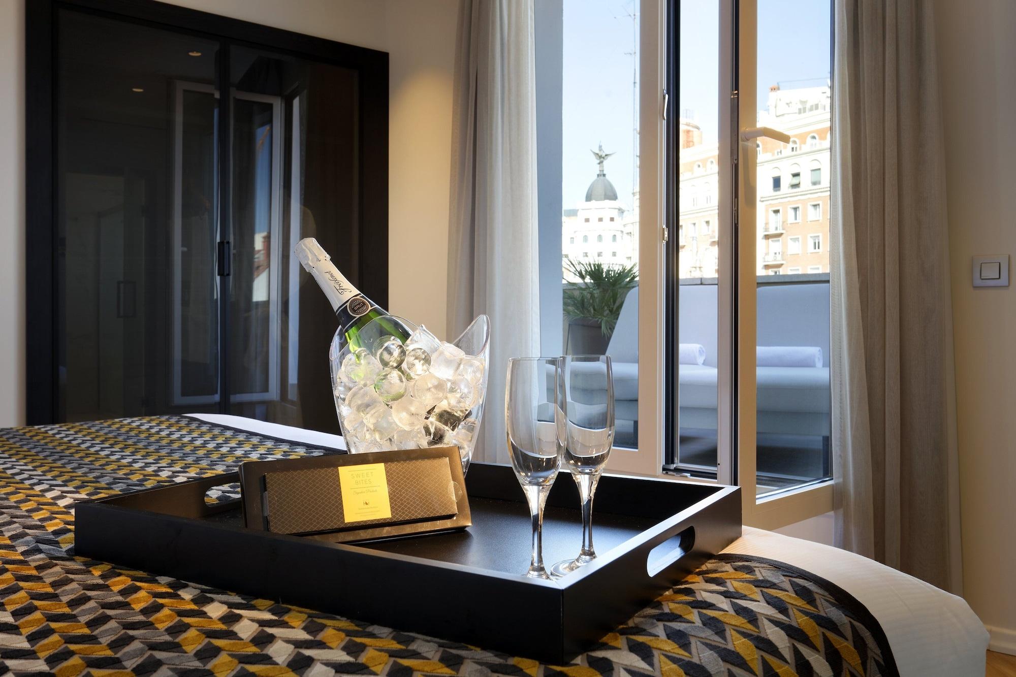 Eurostars Madrid Gran Via Hotel Екстериор снимка