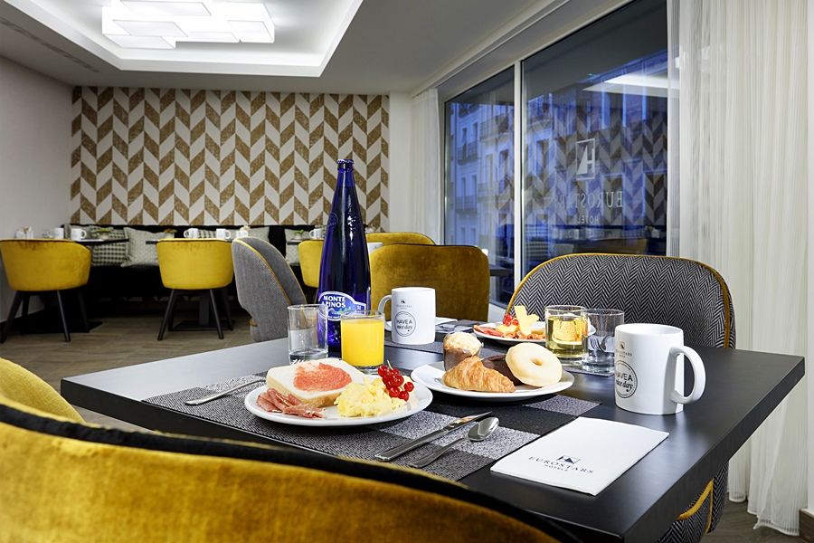 Eurostars Madrid Gran Via Hotel Екстериор снимка