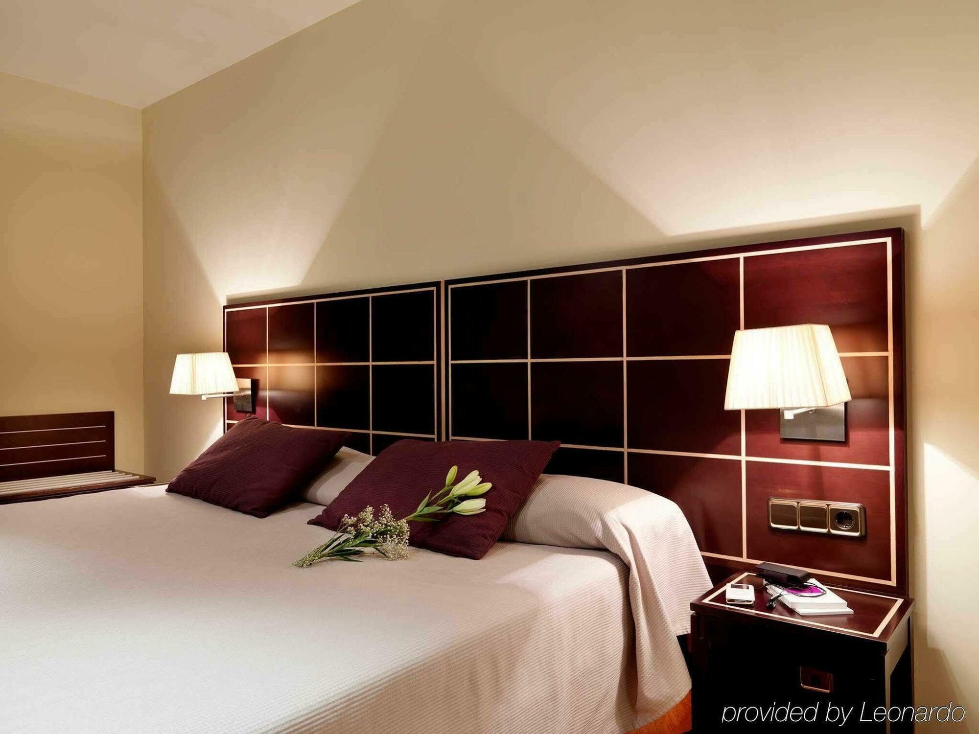 Eurostars Madrid Gran Via Hotel Екстериор снимка